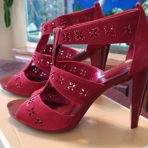 ADORABLE  MK Berkley Floral T Strap